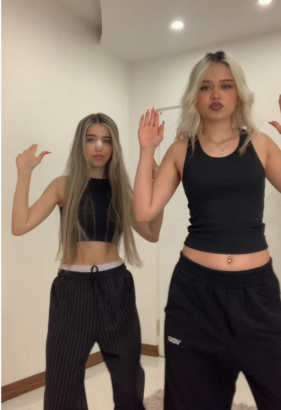 @heliaydn