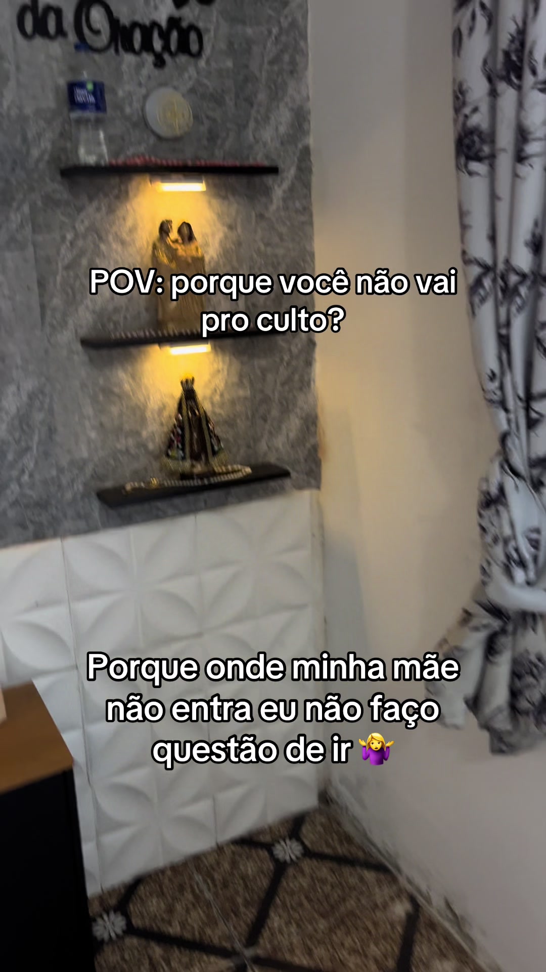 @laricoellho_