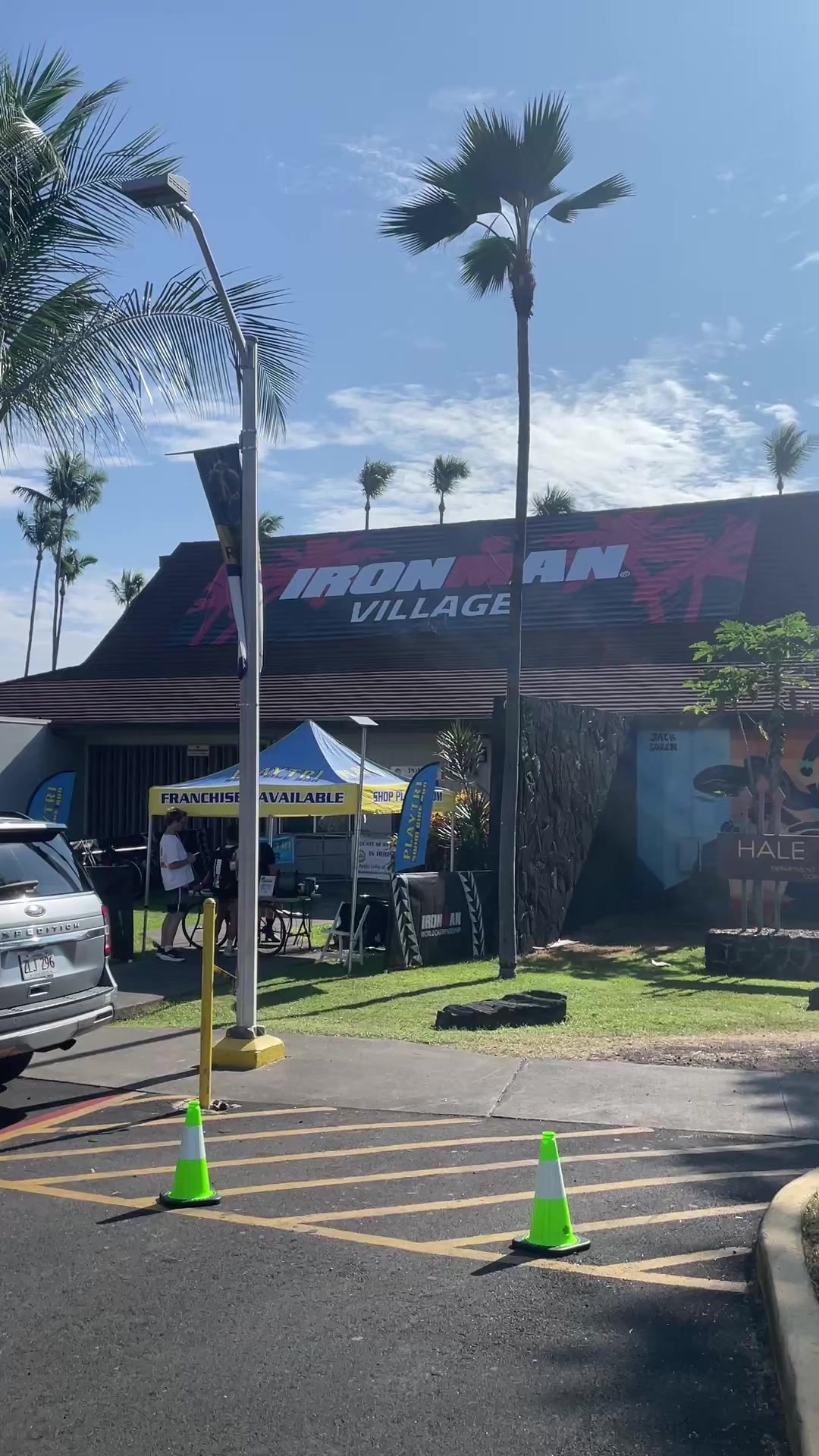 @Moms LioLamor in Hawaii 🇮🇩