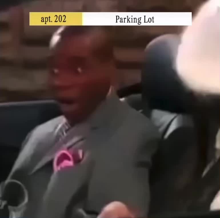 @_chloethecurator_