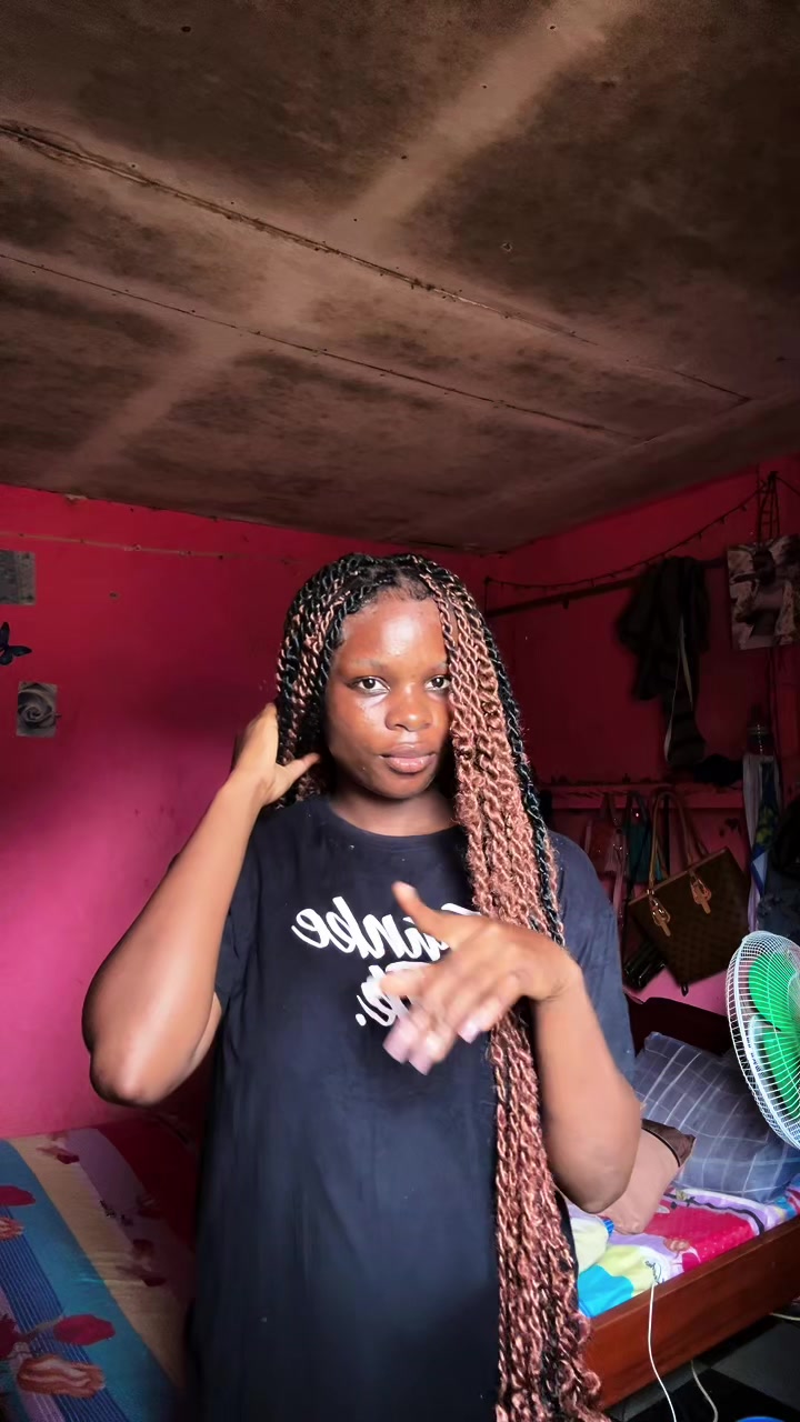 @Laïka LOLA🎽