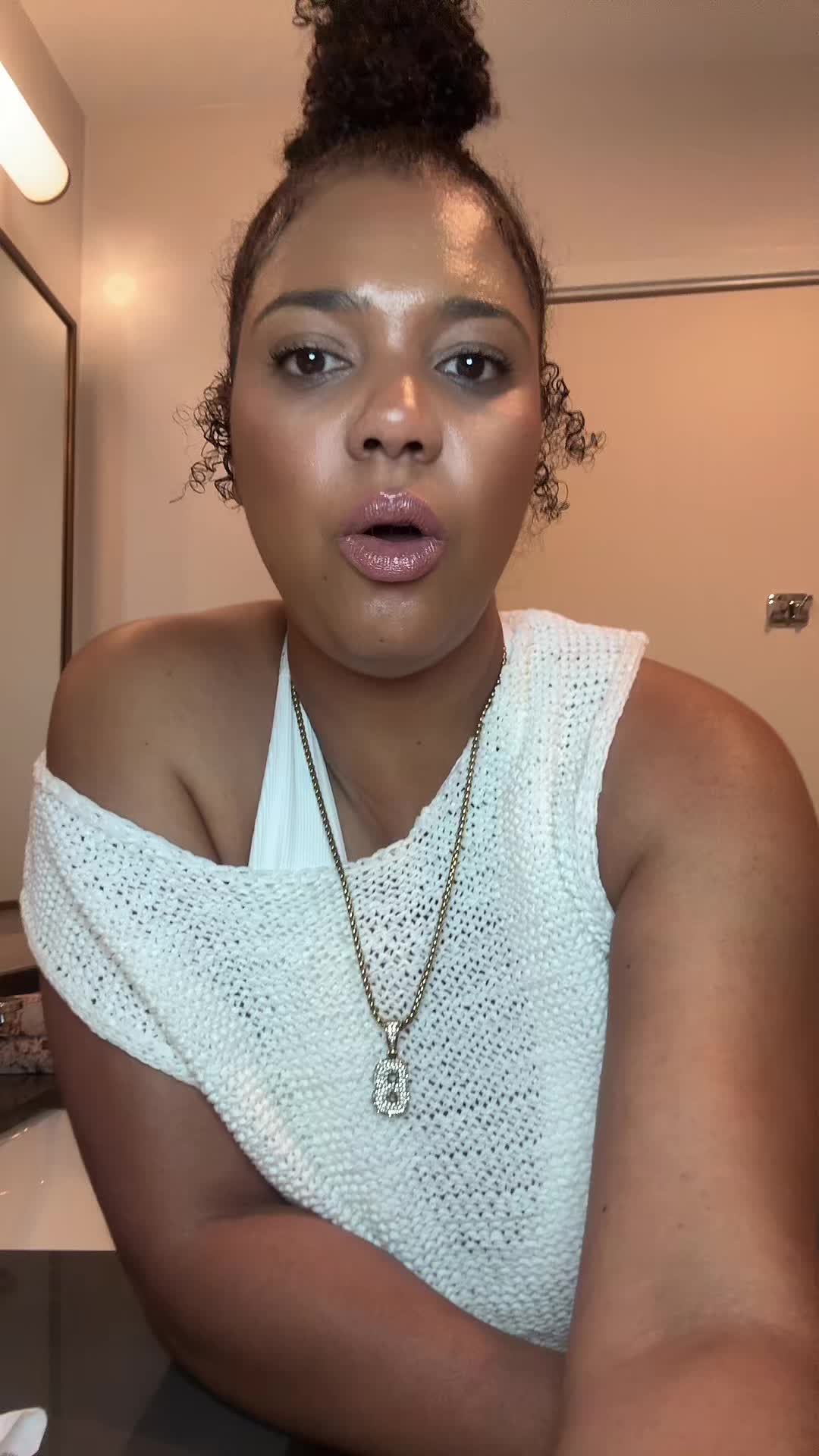 @twinnemom1