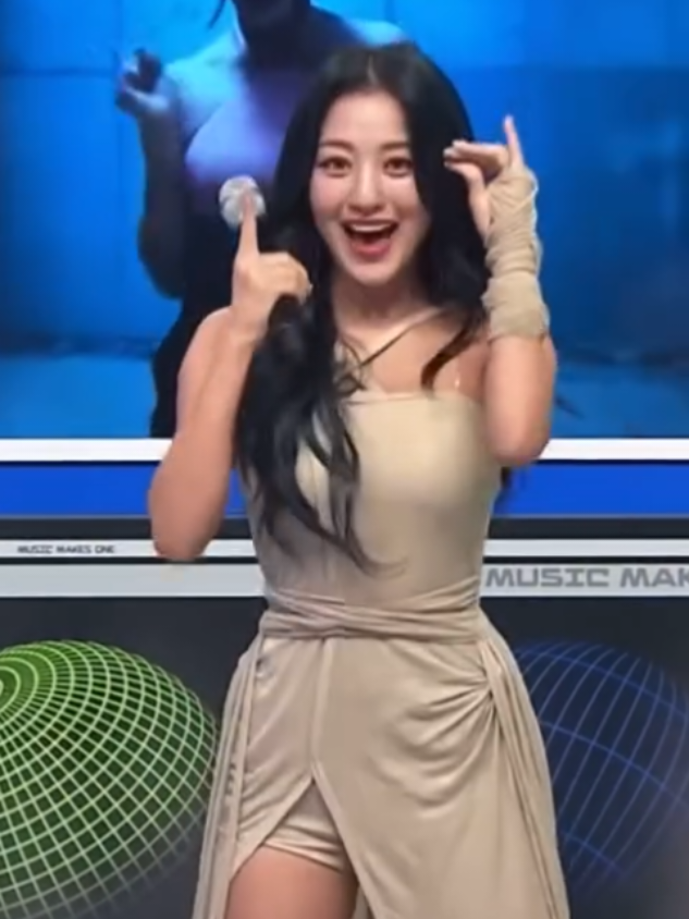 @TWIZYisLove