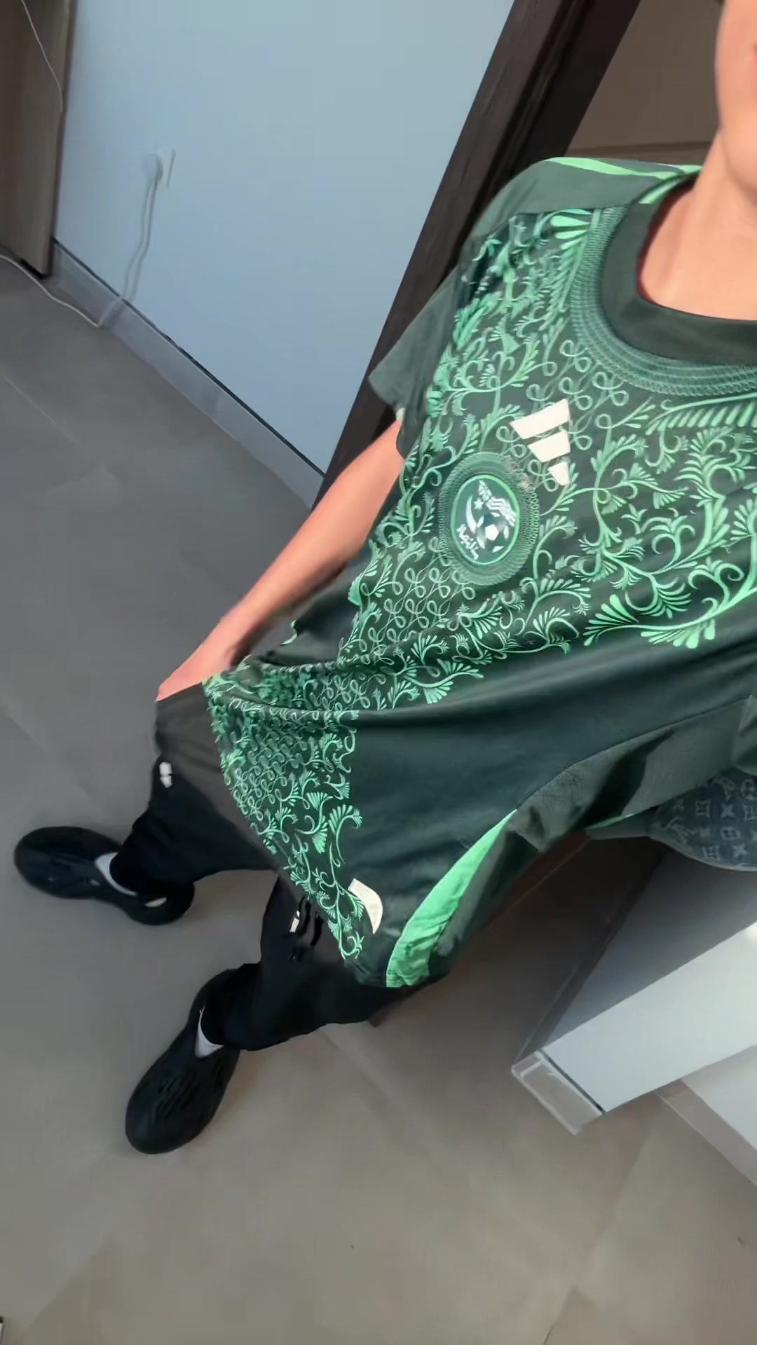 @lyam.dxb