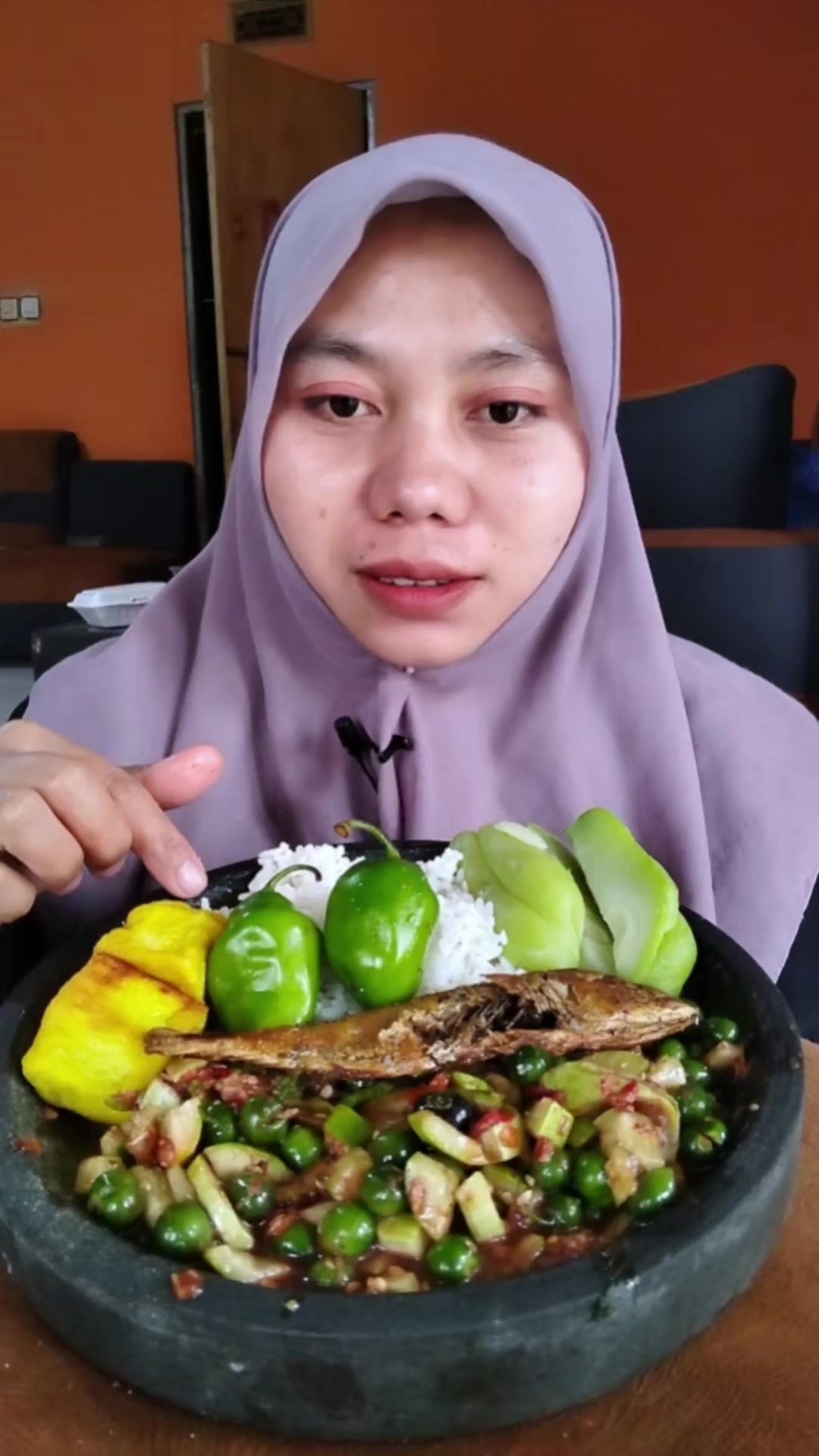 @Aisha
