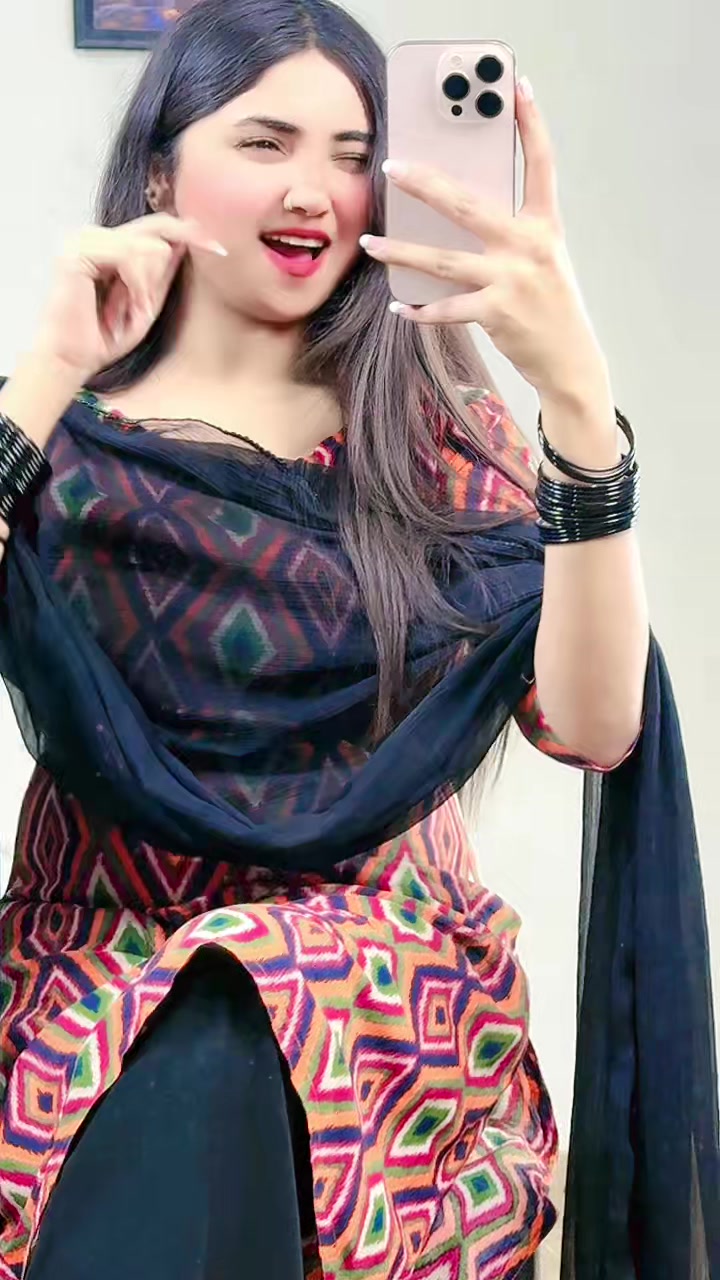 @Shahzadi_Era💫