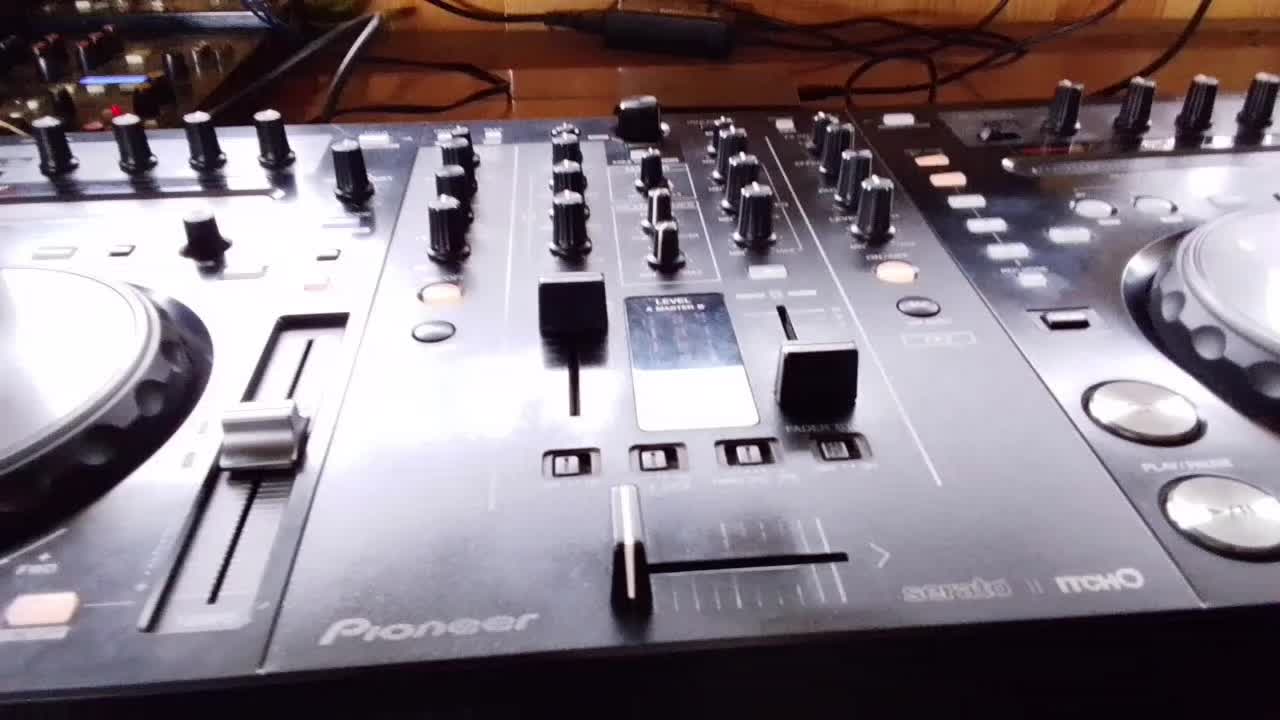 @DJ KAMASKO