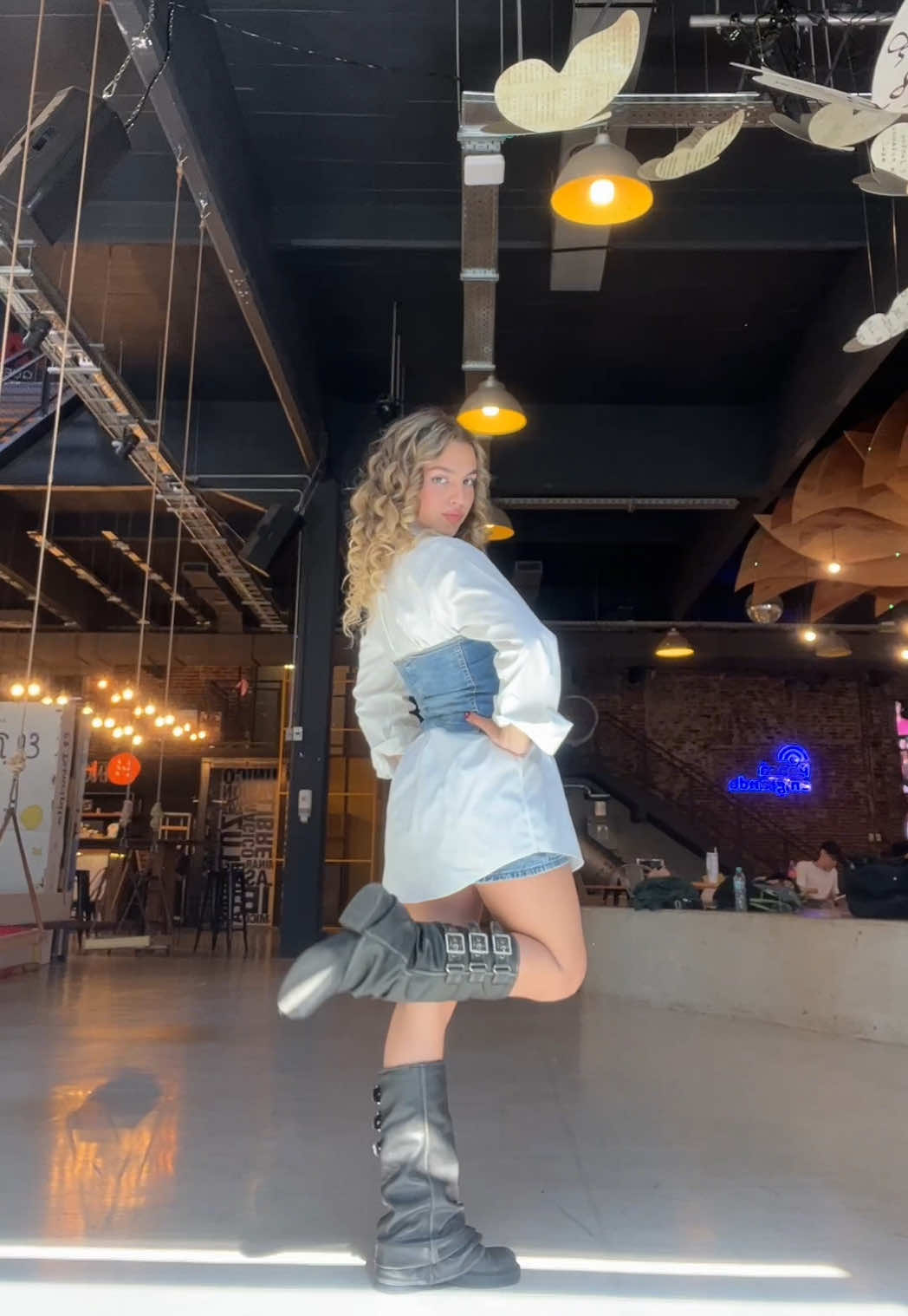 @Renata🦋