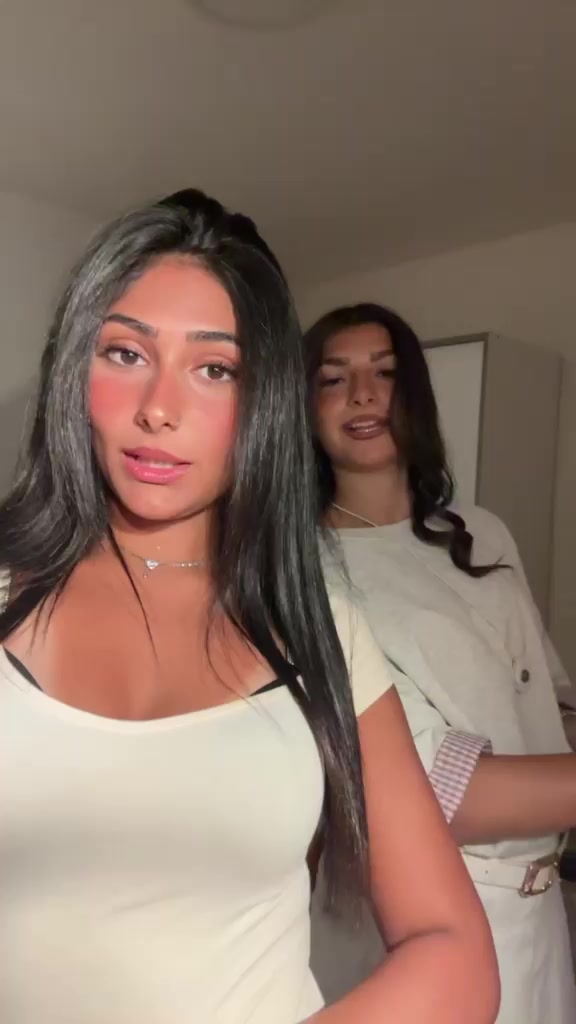 @Leahshamai