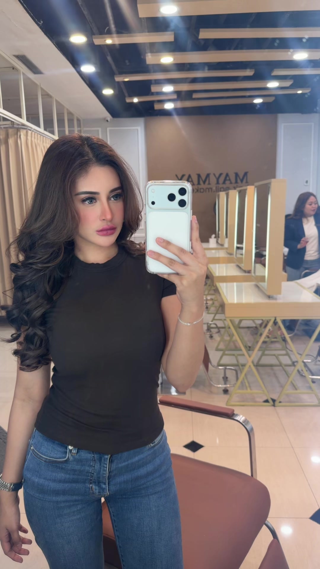 @lauraaas__