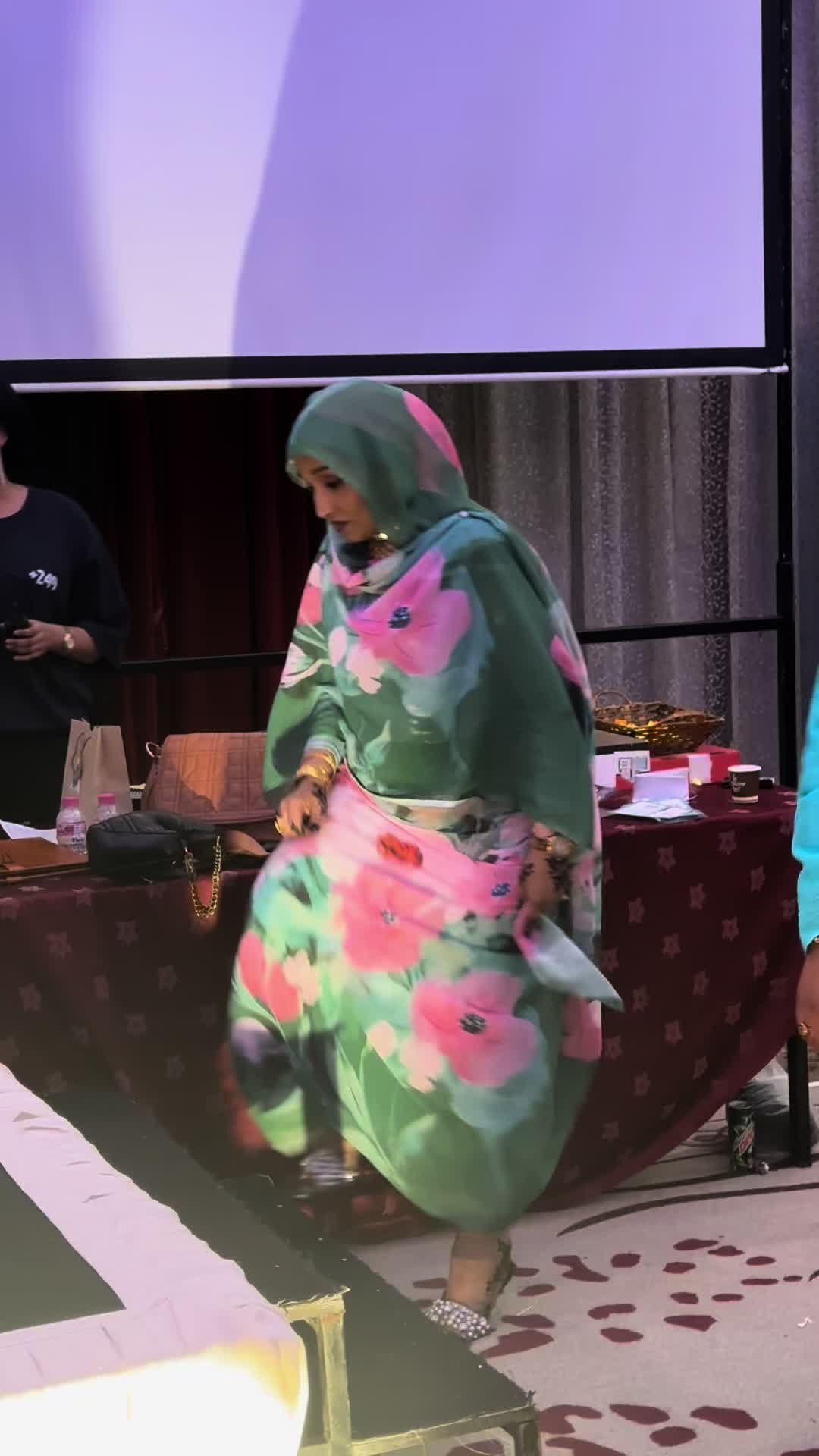 @آمنه(الملكه للتوب السوداني)