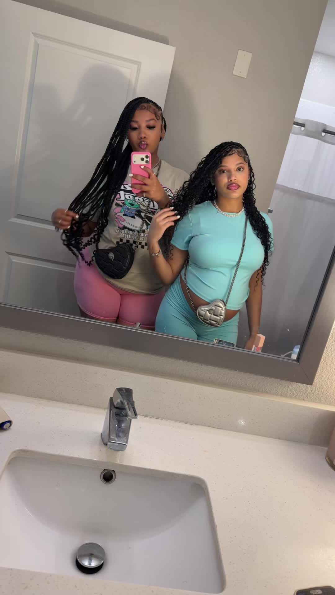 @monique