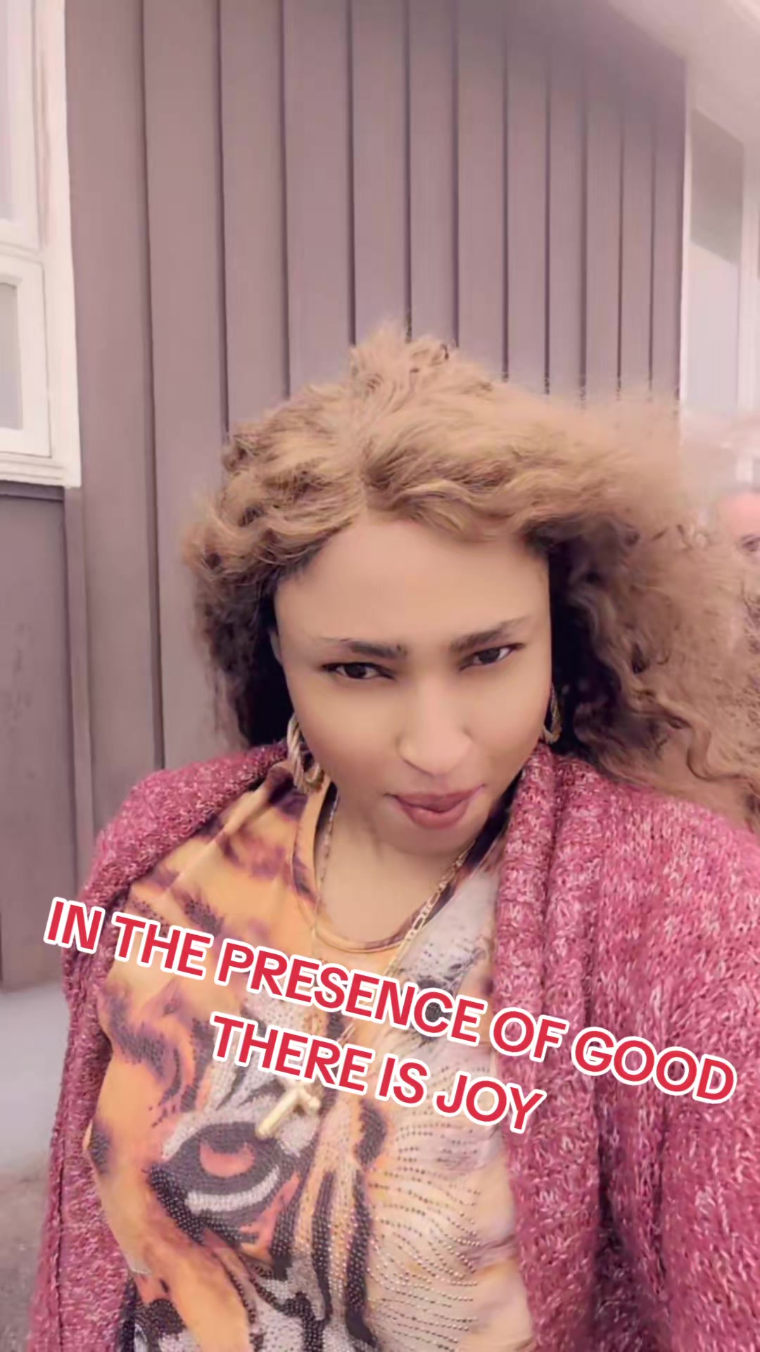 @QUEEN JENNY