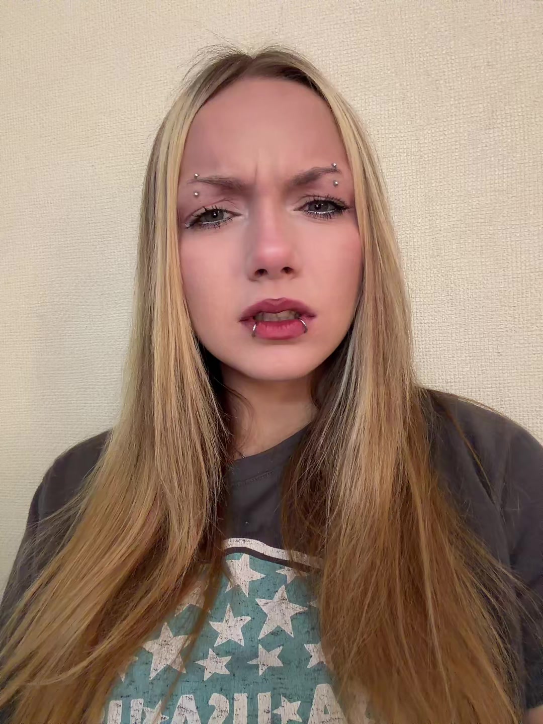 @мила