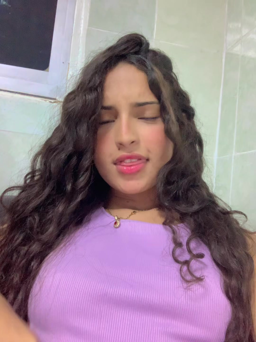 @Valentina💫