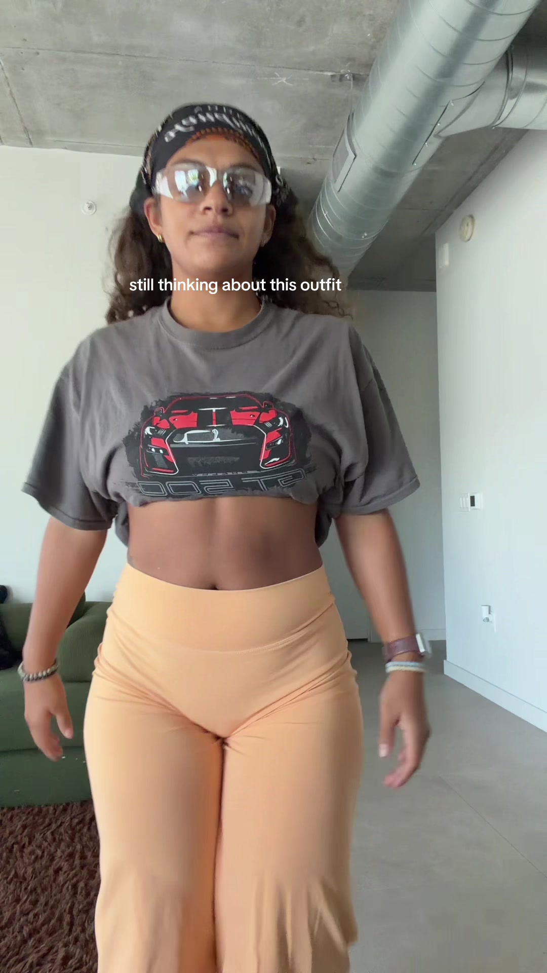 @elliswootenn