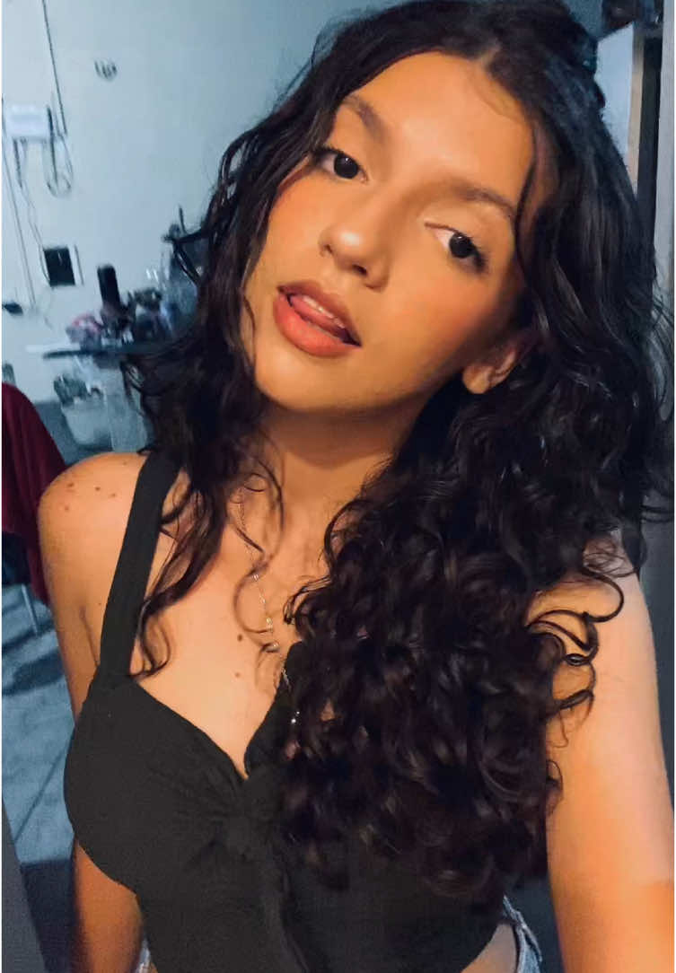 @bella