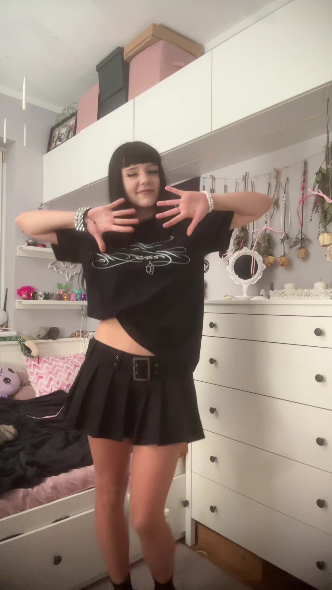 @🦄
