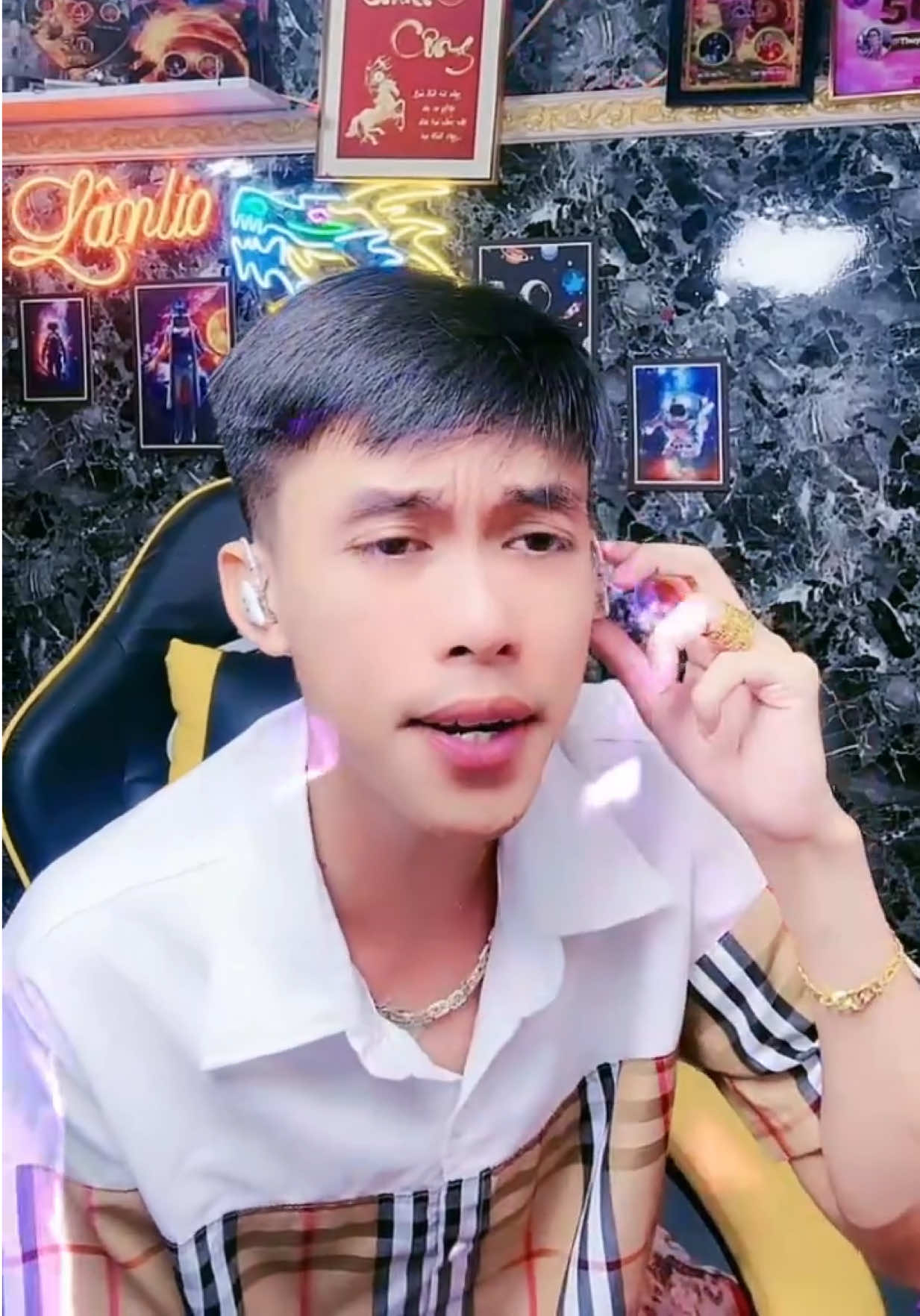 @Lâm li o Tẽn Tẽn