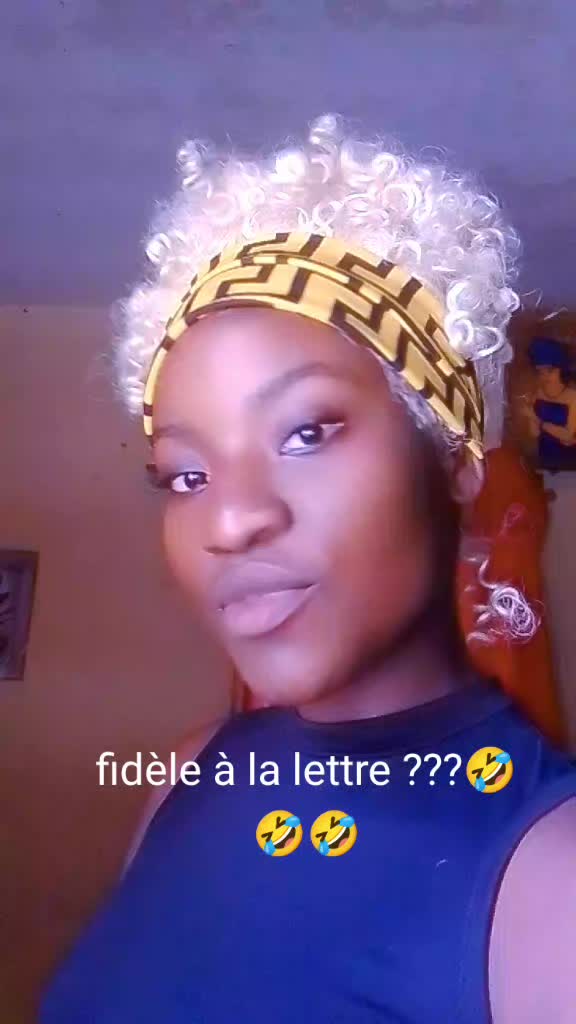 @Chlo&eacute; 242