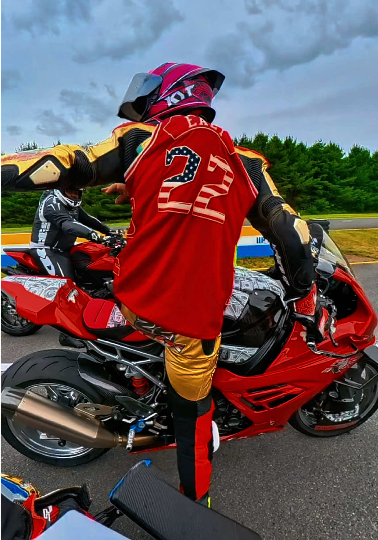 @Eazy22