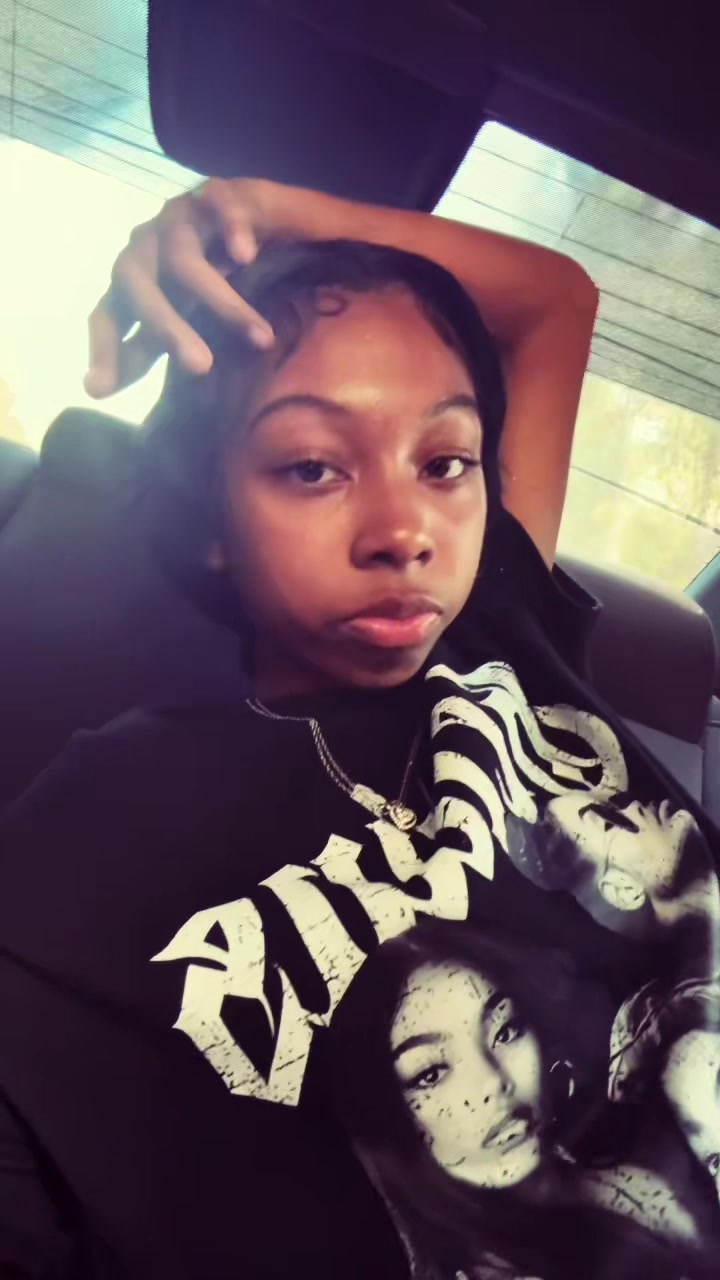 @👸🏾