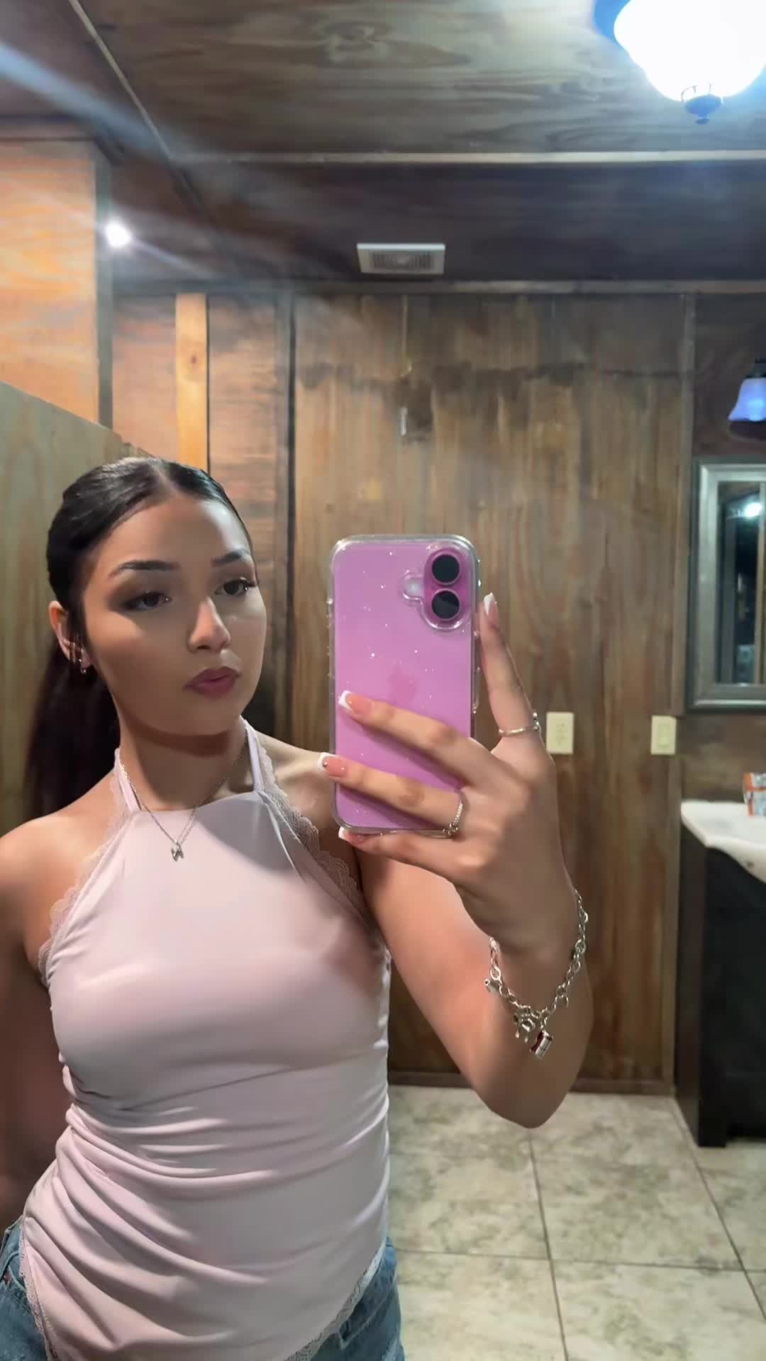 @Nayelii<3