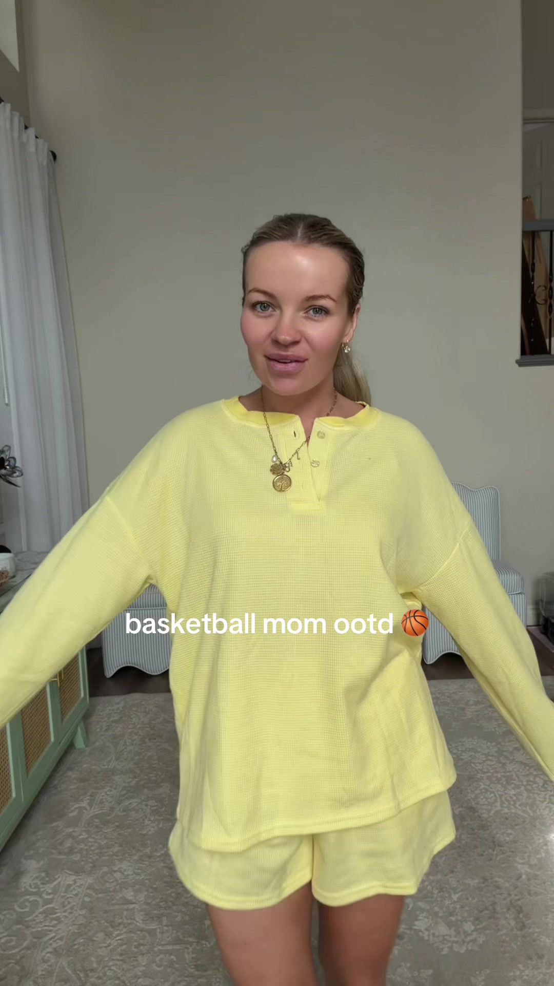 @Olivia May | Mom Style & Hacks