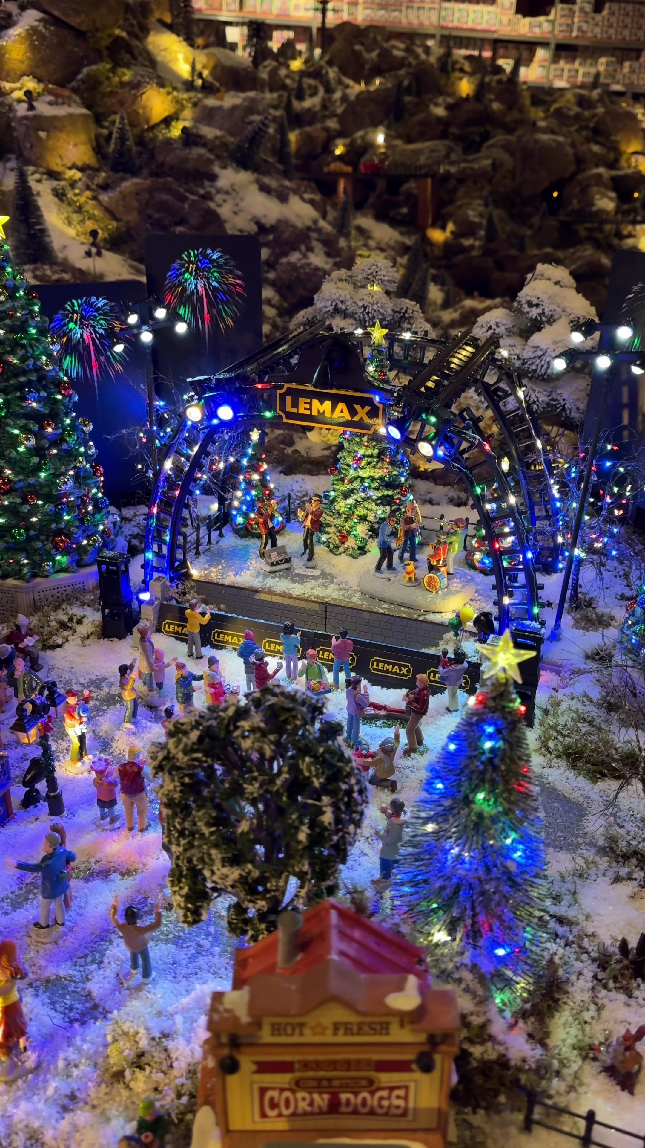 @Mike’s Christmas Village ✨
