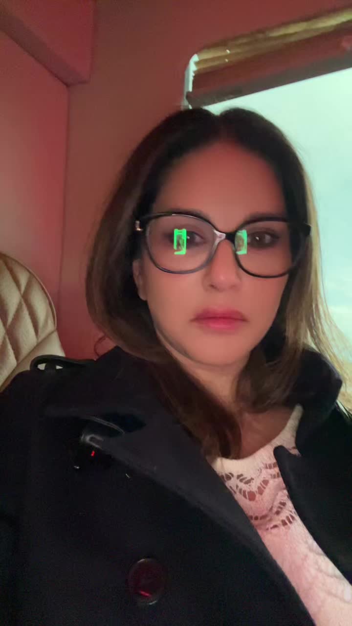 @Sunny Leone