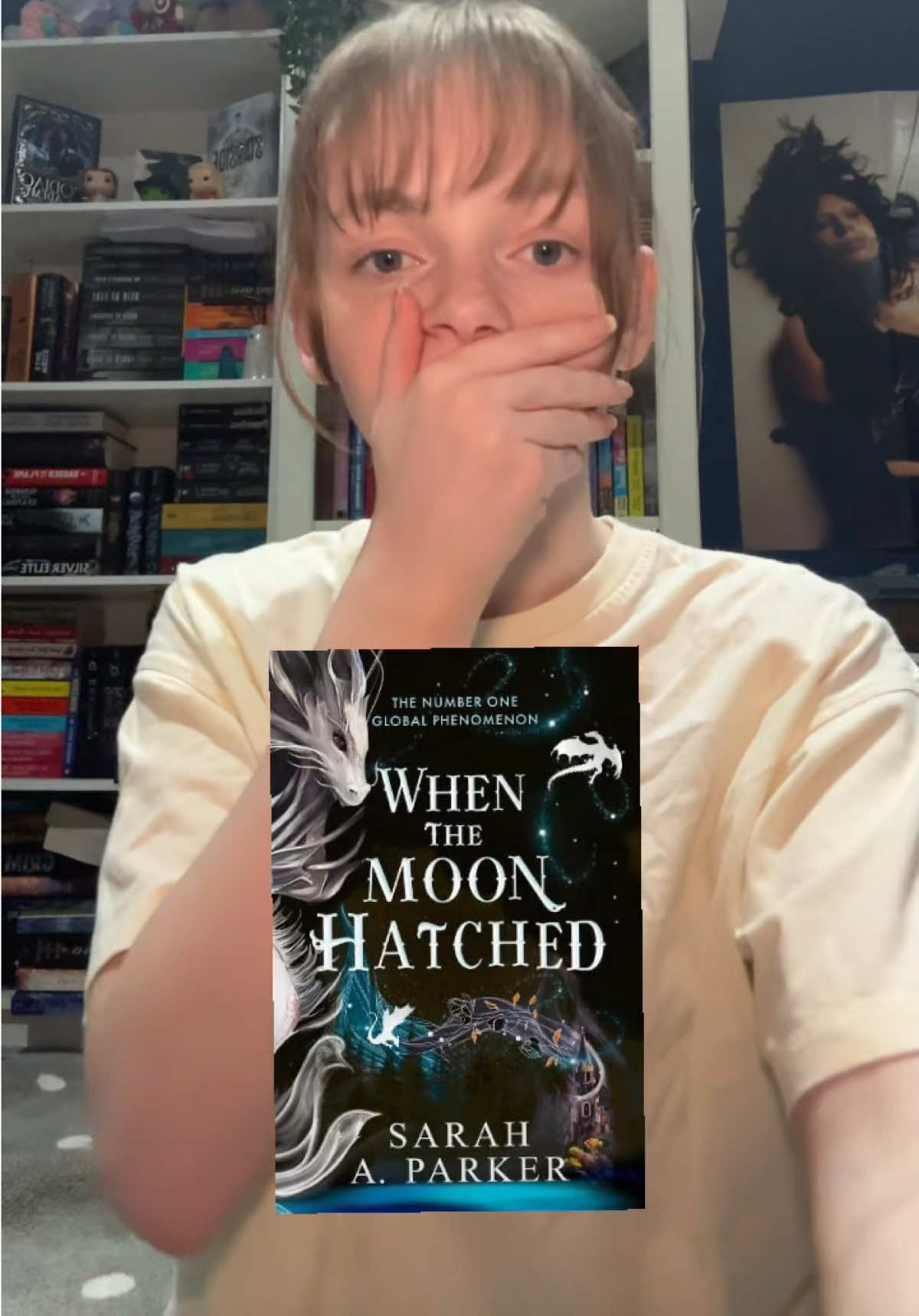 @Ellie Reads & Reacts 📚