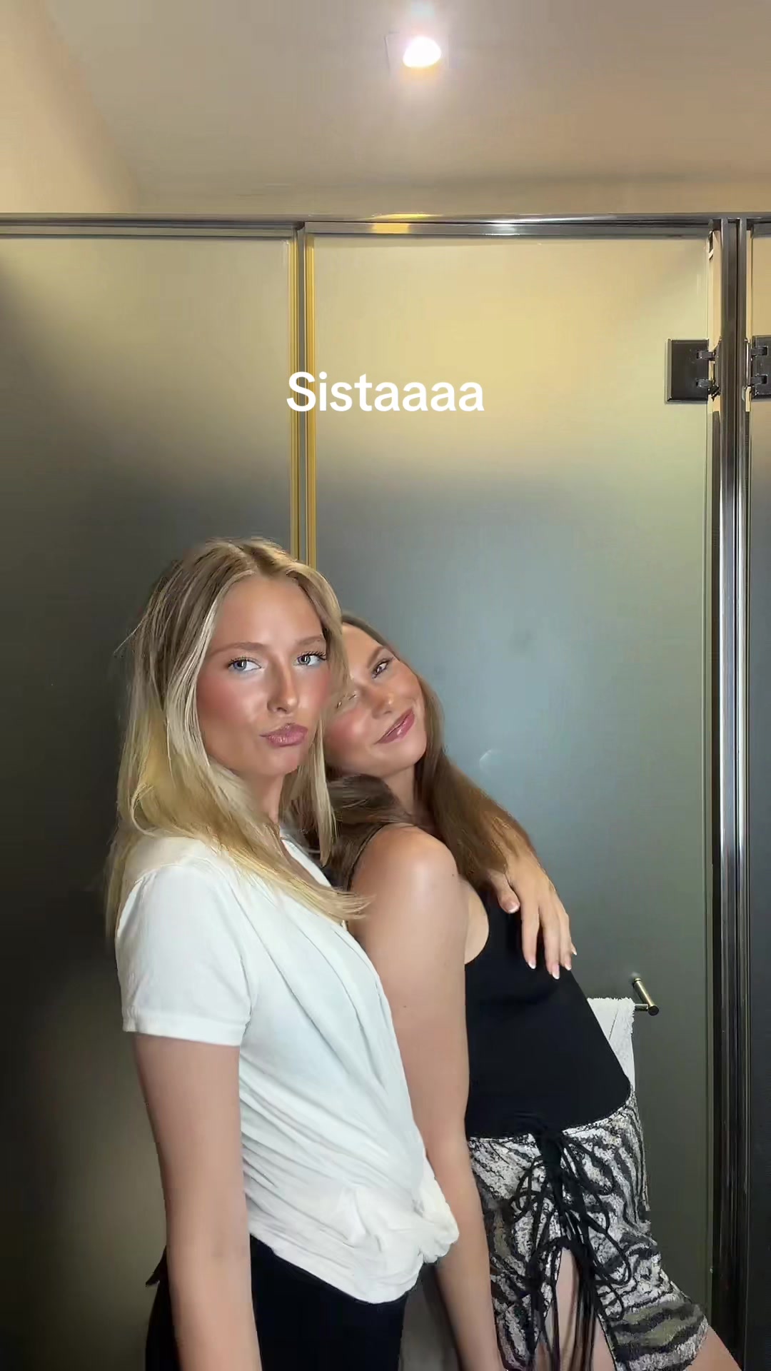 @taralumulholland