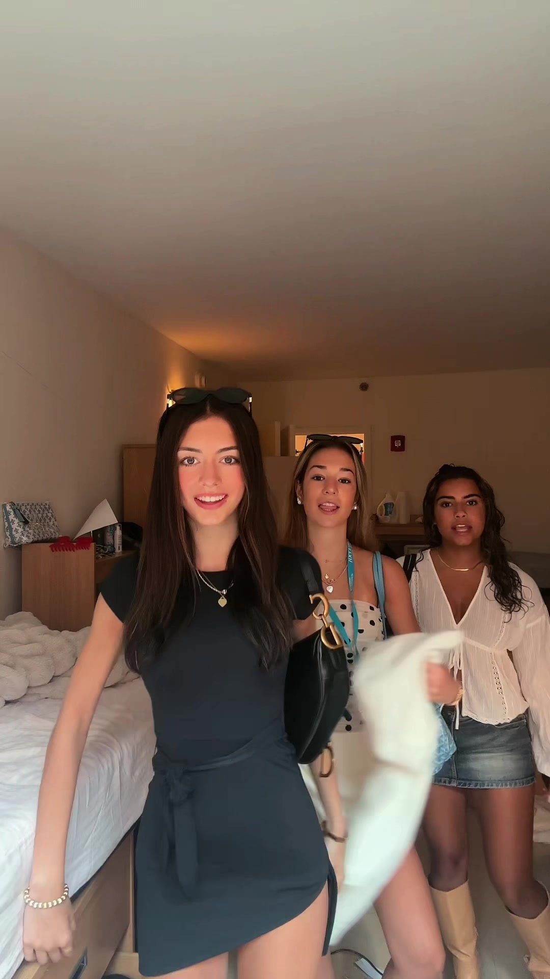 @Sydneyselites