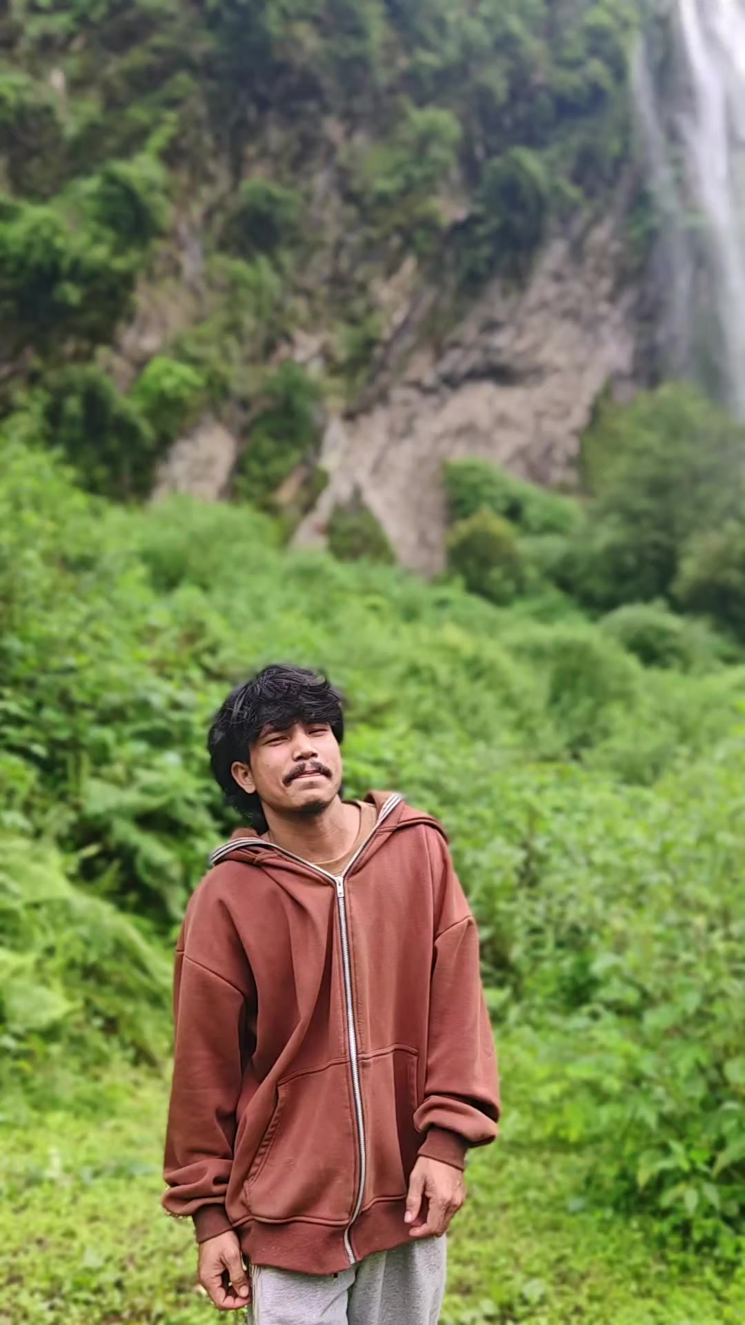 @Mr.. mukhiya😊
