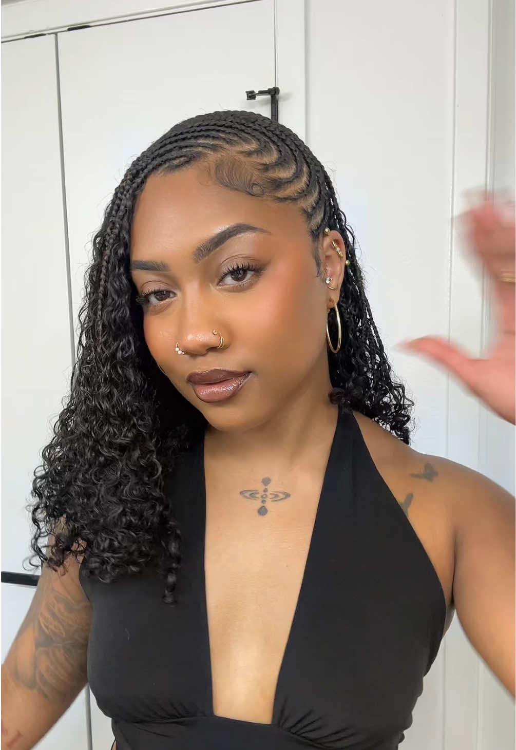 @curlybeviie