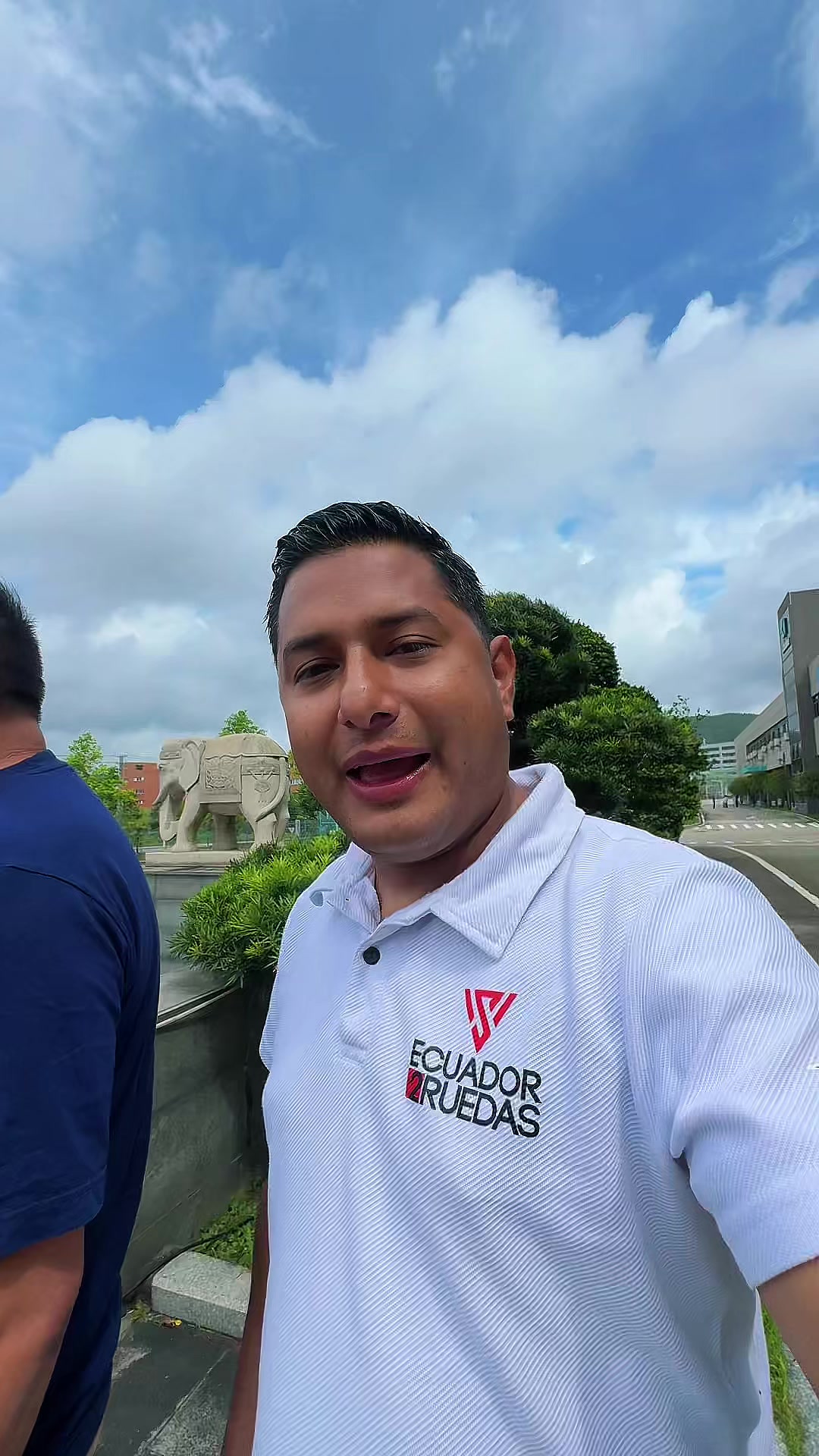 @Ecuador En 2 Ruedas