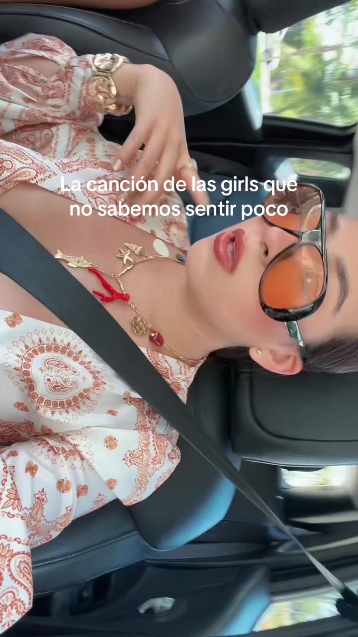 @Renata LUNA 🍸💋
