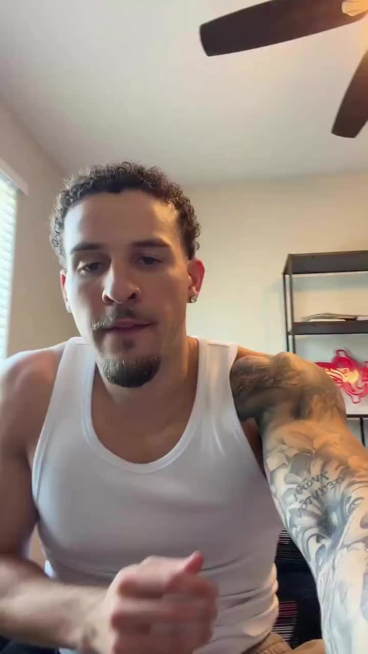 @GayMomentsTiktok