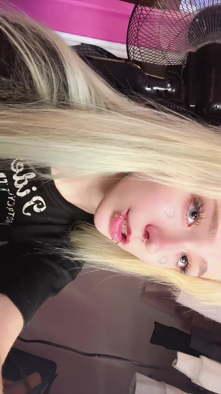 @Gothic Hippie