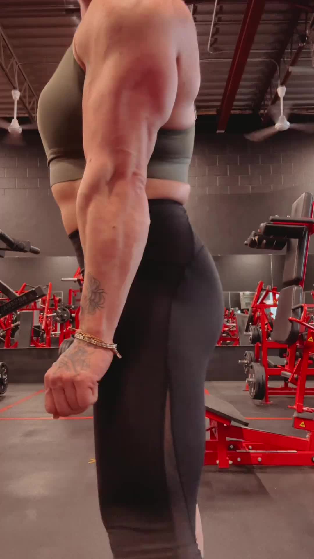 @musclegirl