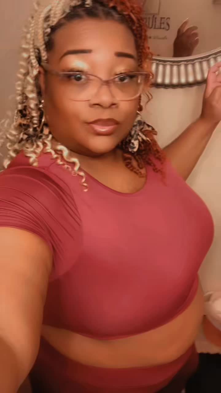 @PlusSizeBarbi