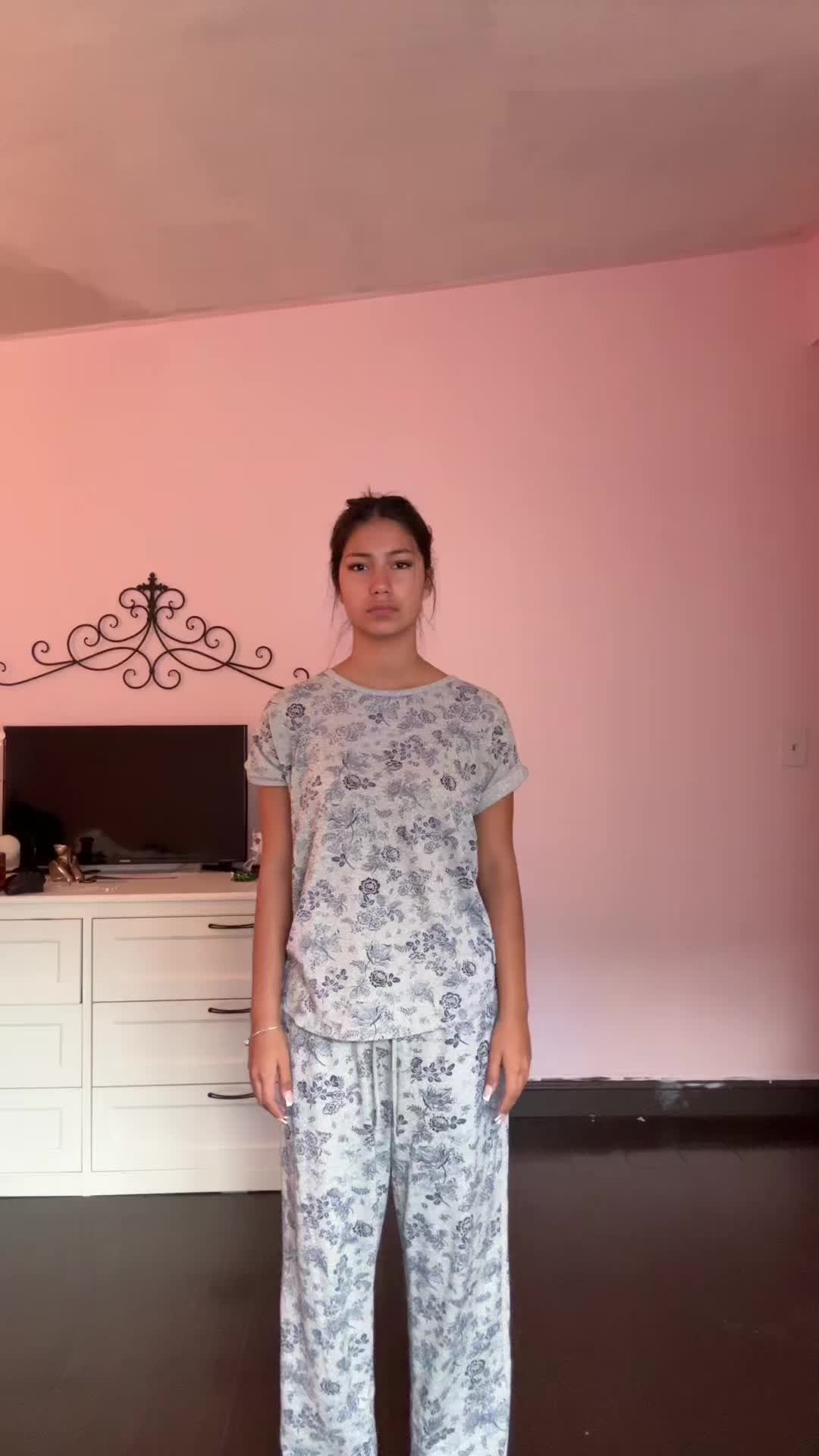 @bella🦄