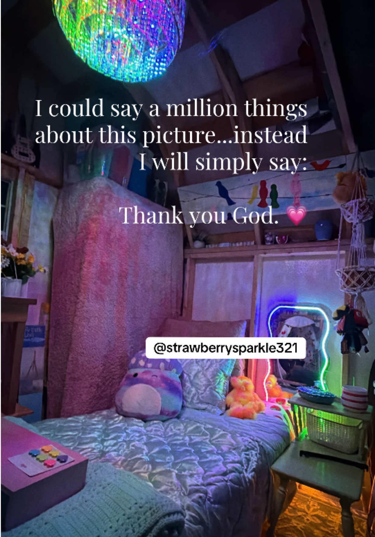 @strawberrysparkle321