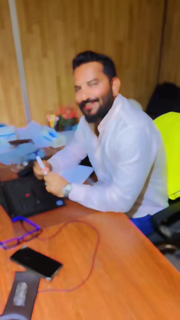 @𝓐𝓵𝓲 𝓒𝓱𝓪𝓻𝓪