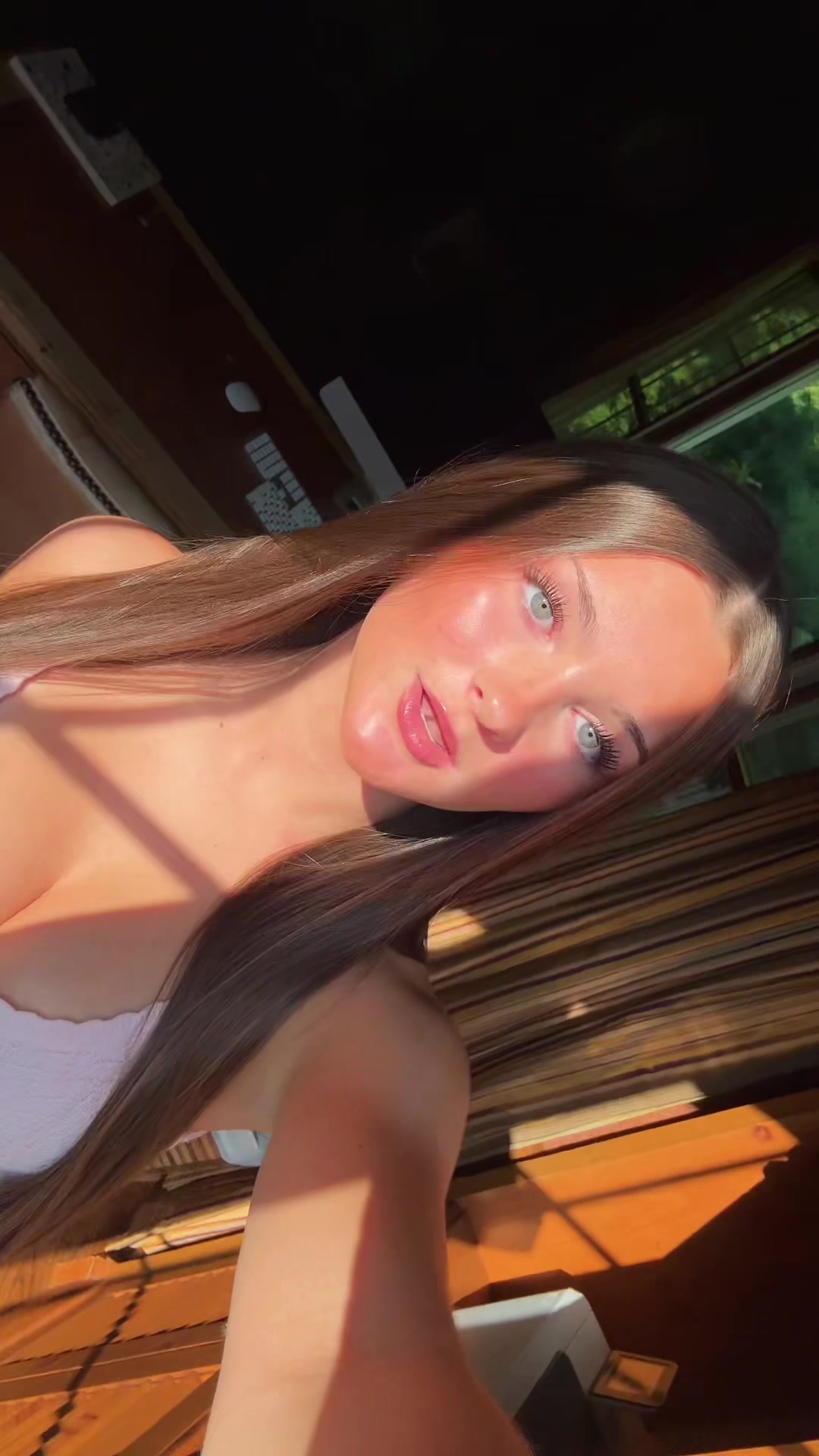 @Ava