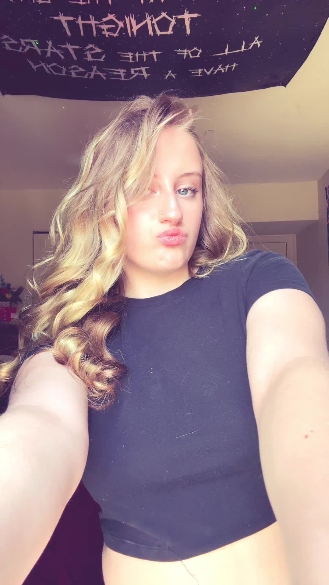 @Livi👩🏼&zwj;❤️&zwj;💋&zwj;👩🏼