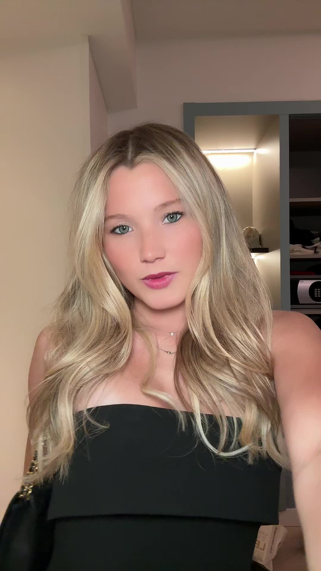 @lily neil