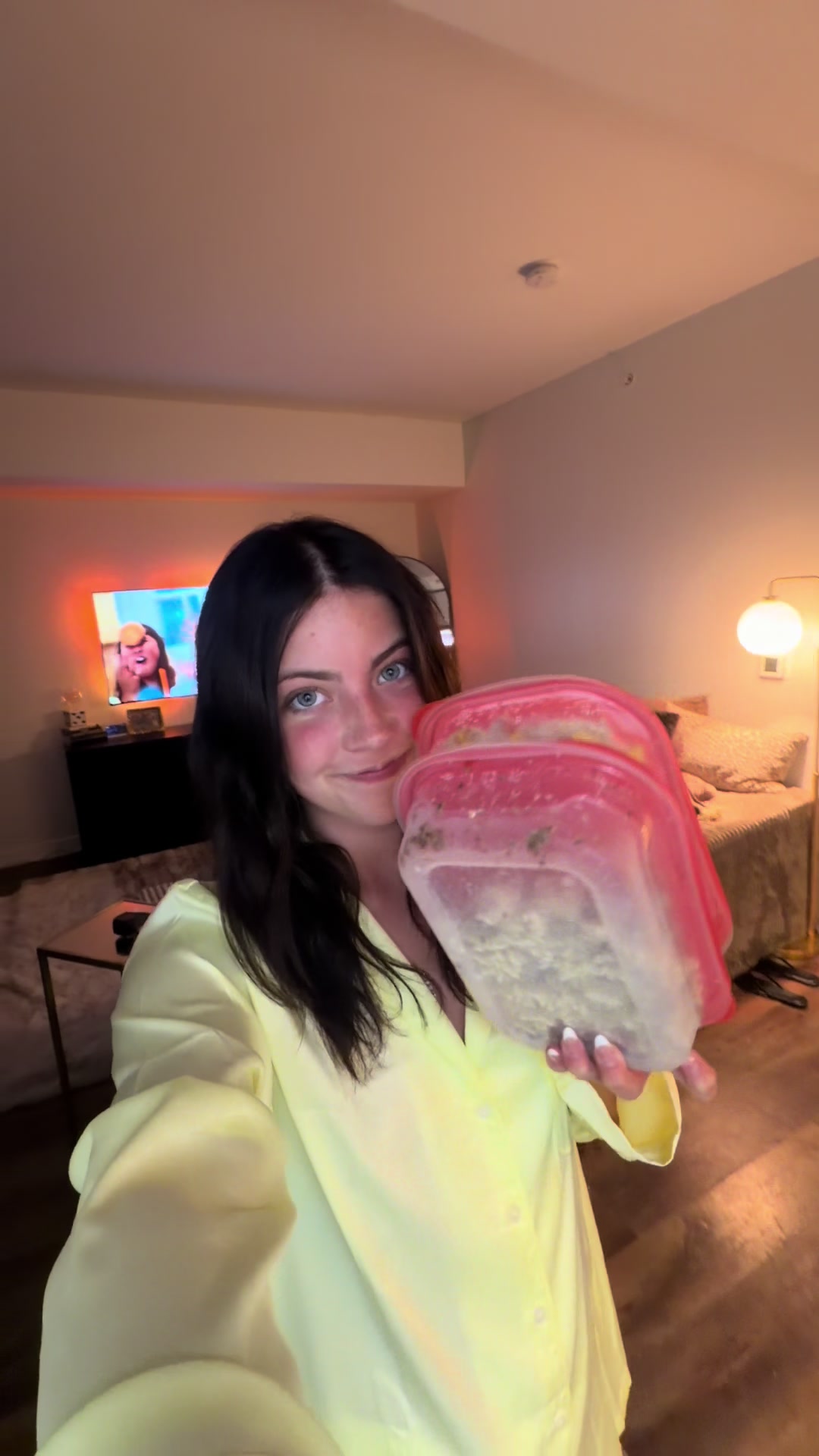 @itsellacollinss