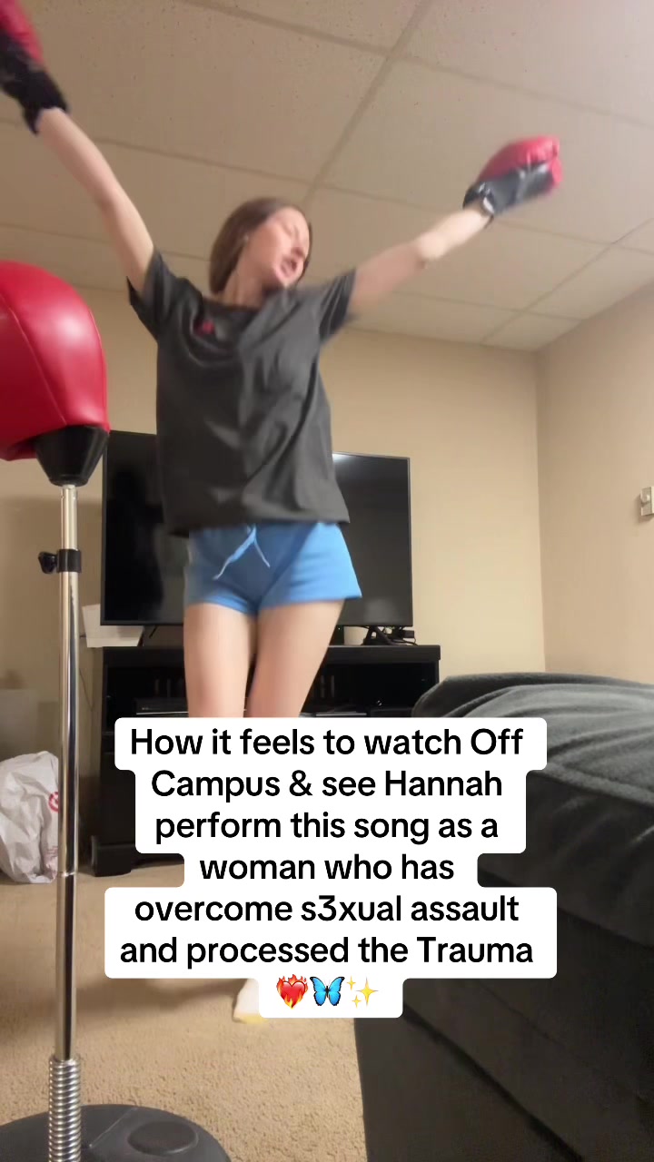 @nicolenaomisky