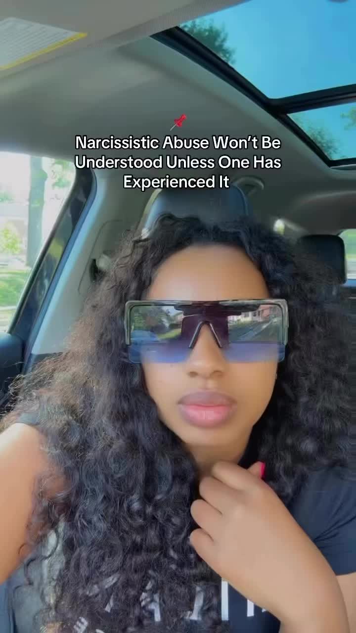 @AmomentWithDanni